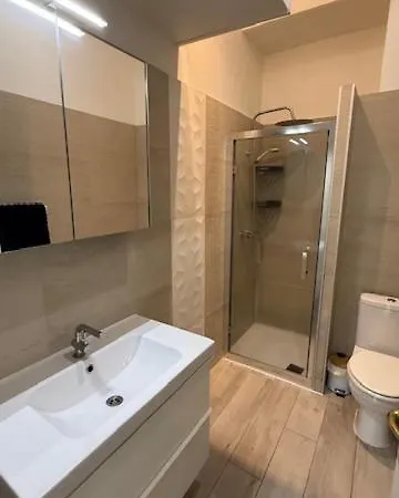 Appartamento 2 Bedrooms In Location On The Famous Place Massena Nizza