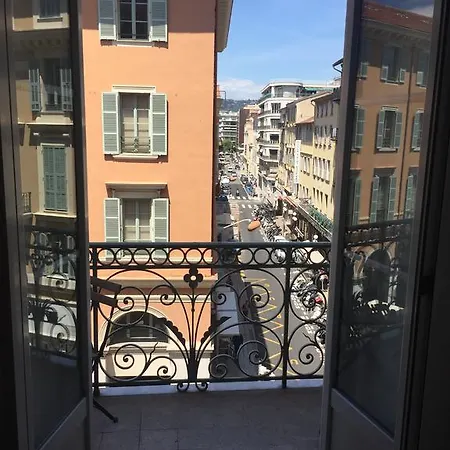2 Bedrooms In Central Location On The Famous Place Massena * Nice