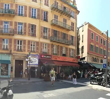 Apartment 2 Bedrooms In Central Location On The Famous Place Massena