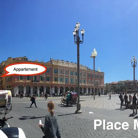 2 Bedrooms In Central Location On The Famous Place Massena Apartment Nice