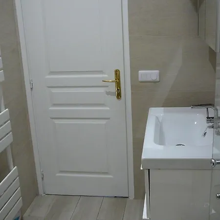 Apartment 2 Bedrooms In Central Location On The Famous Place Massena Nice