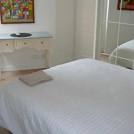 Apartment 2 Bedrooms In Central Location On The Famous Place Massena *