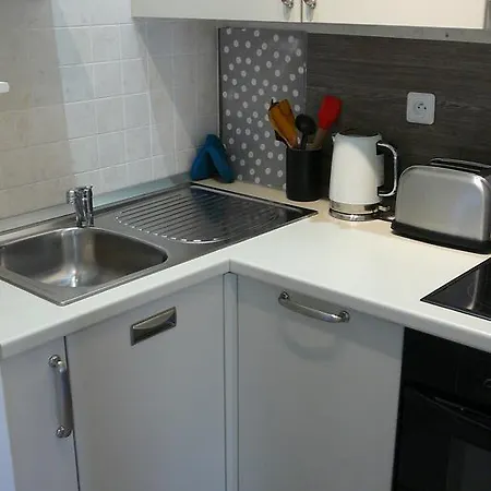 Apartment 2 Bedrooms In Central Location On The Famous Place Massena