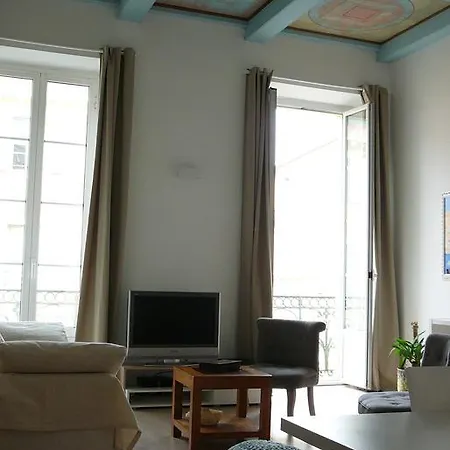 Apartment 2 Bedrooms In Central Location On The Famous Place Massena *
