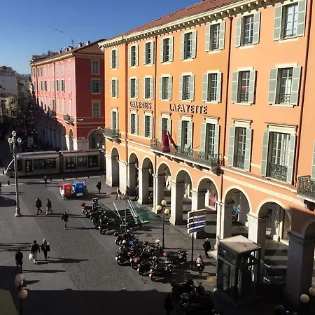 2 Bedrooms In Central Location On The Famous Place Massena Apartment