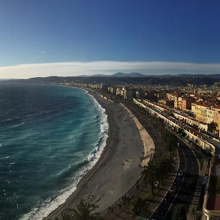 2 Bedrooms In Central Location On The Famous Place Massena Nizza