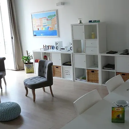 2 Bedrooms In Central Location On The Famous Place Massena Appartamento